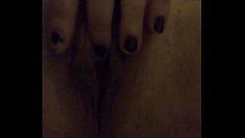 Luna S_ennuie Et Se Doigte En Attendant Le Retour De Son Furiousmud Chéri...