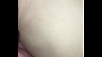 Địt em gái non núm vú bé