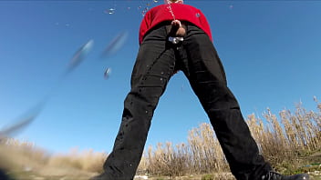 Gg - Pissing En Plain Air