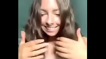 Novinha Strip Tease - teen, babe, amateur, teenie, amateurs, striptease, nympho, 18yo, ninfeta, novinhas, novinha - Video 2941496