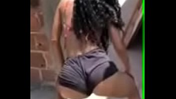 Novinha Gostosa Dançando - short, gostosa, bunda, novinha, curto - Video 2941216