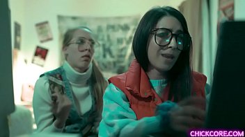 Nerd Lesbian Teens Cadence Lux And Serena Blair Are Doing Their Experiment With A Virtual 3d Woman And Tested Her With A Hot 3some Session.