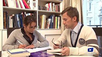 Charlotte Profite Des Cours Particuliers Pour Se Faire Baiser