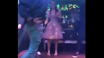 Pop Maniaco Dançando Em Boate Gay