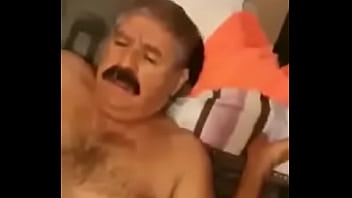 Culiando A Mi Abuelo