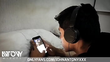 John Antony Es Follado Por Roommate