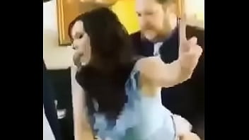 Who is she?/ _Quien es ella?