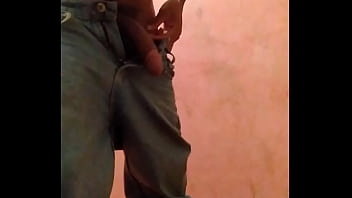 Vergon Masturbandose A Escondidas En El Baño. Casero Real 100%