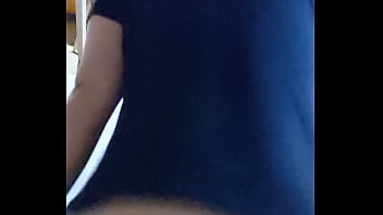 Una Joven Casada Sinaloense Montando Mientras Su Esposo Trabaja