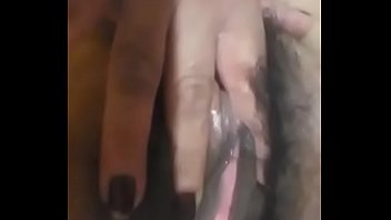 Mi Madura Masturbándose