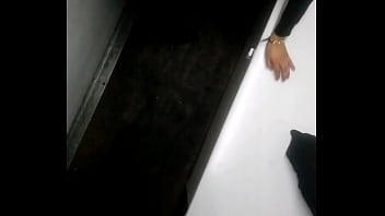 Cojiendo En La Bodega