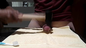 Escravo é Castigado Pelo Seu Dono..