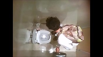 Boyzinho Safadinho Vendo Revista Porn E Ficando De Pau Duro P.1