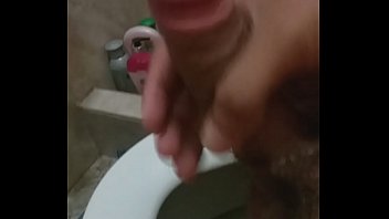 Me Rasco Un Huevo Y Me Empiezo A Jalarmela