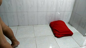 _ng Chủ Nhờ Vào Phòng Giúp Một Việc Rồi _ng Chủ Cho 1 Triệu