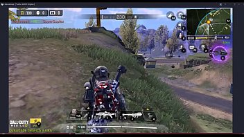 Tarado Atrás Da Arvore.