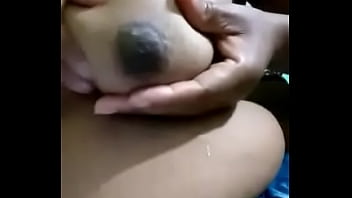 Morena Delicia Chupa Forte Os Proprios Seios Ate Sair Leite