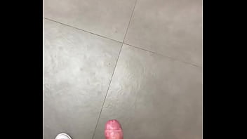 Masturbándome Y Echando Mucha Leche