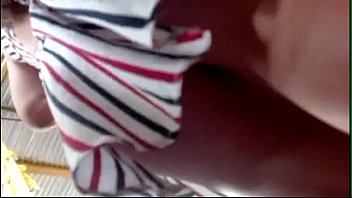 Espiando Vajo Faldas Maduritas