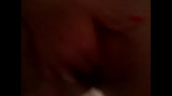 Novinha Gravou Vídeo Batendo Siririca No Banheiro