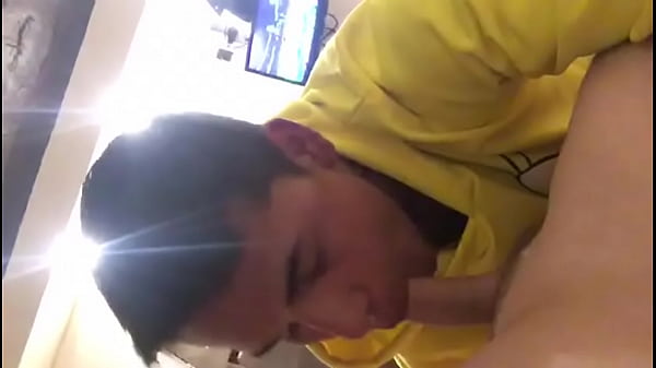 Chico De Grindr Me La Chupa