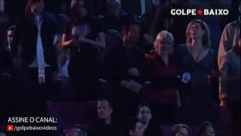 Novinha Se Exibindo No Carro