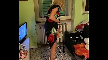 Shemale Ecaterina Piss In The Glass