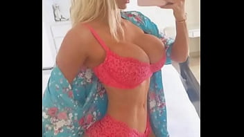 Barbie Bombshell Hot Sexiest Pawg On The Net!!!