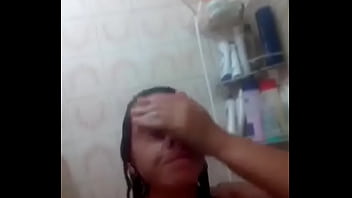 Tata Safada No Banho