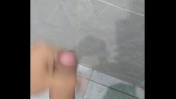 Pasando La Cuarentena Muy Caliente/ Paja En El Baño