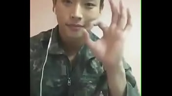 Anh Hàn Xẻng cặc to thủ d_m si_u nứng