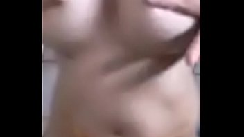 สาวสุดสวยอาบน้ำโชว์เบ็ดหีครางโคตรดัง