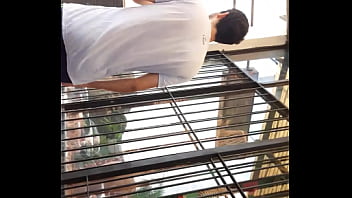 Se Le Sale La Nalguita