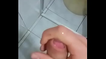 Novinho Gostoso Punhetandopunhetando