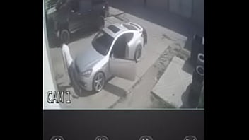 Joven Se Lastima Después De Un Buen Vergazo