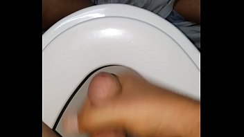 Cum En Un Baño Del Mall, Comenten Sin Miedo