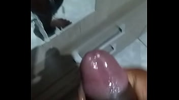 Cunhada Me Pediu Pra Enviar Um Vídeo Sujando O Espelho