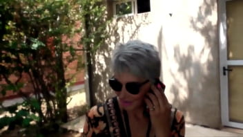 Le Miente Y Lo Enga_a Al Marido Con El Piletero , Le Llena La Concha De Leche Y La Deja Embarazada