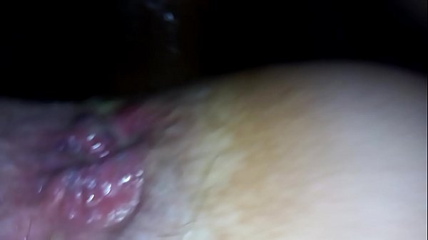 Le Llenó La Cola Y La Puta Chorrea