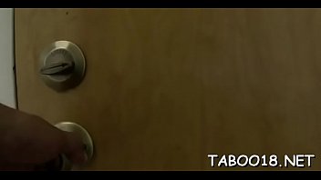 Pungent Beauty Ezmie Lee Enjoys Every Second