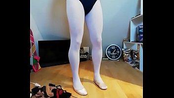 Tomaso Liebt Nylon Auf Der Haut.