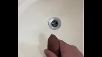 Novinho Uncut Gozando