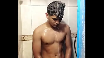 En la ducha 2 - Gay-ducha-pagado