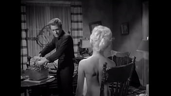 A Bucket Of B.: Sexy Nude Girl Model