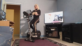 Beurette Fait Son Sport Les Nichons A L Air