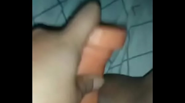 Mi Amiguita Me Pide Que Le Dé Mientras Se Mete El Dildo