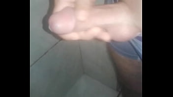 Batendo Punheta Na Quarentena