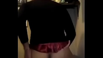 Montando Mi Enorme Dildoga