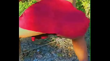 Putita Bailando Caliente