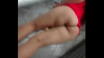 La Grabo Bajo La Falda